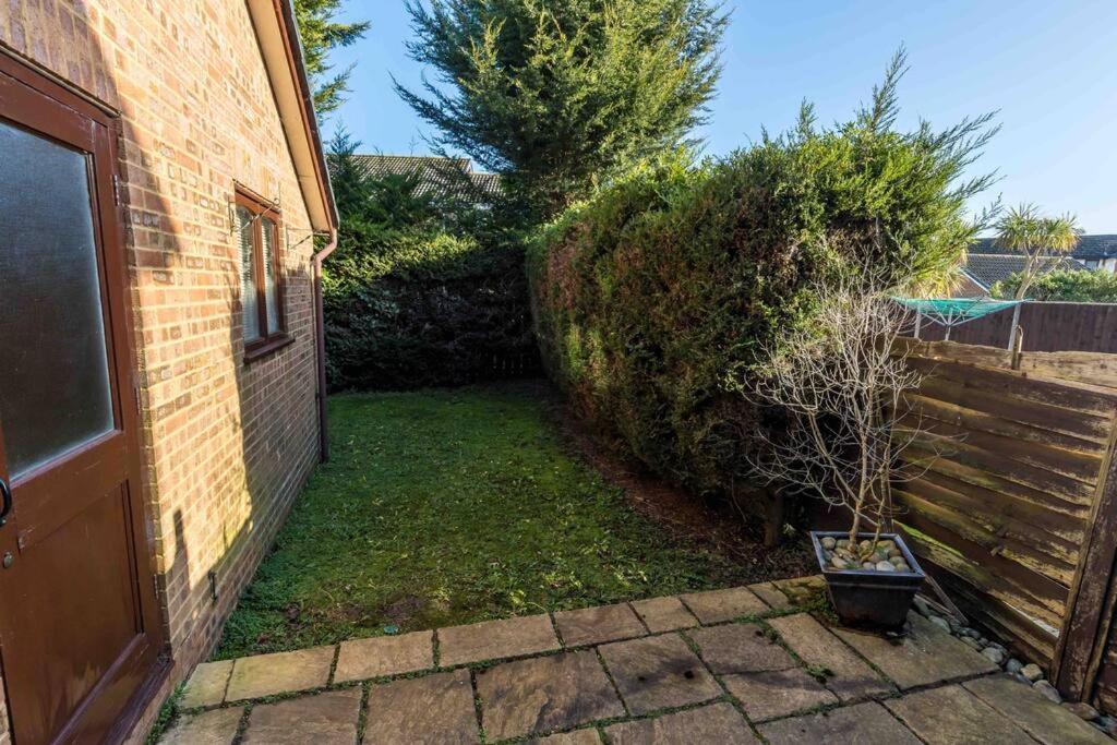2 Bedroom House-Driveway - Bournemouth Hospital - Long Stay Discounts - Lima Apartments Ltd מראה חיצוני תמונה